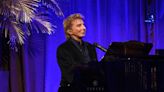 Barry Manilow Says He Has COVID-19 & Has to Miss Opening of His ‘Harmony’ Musical