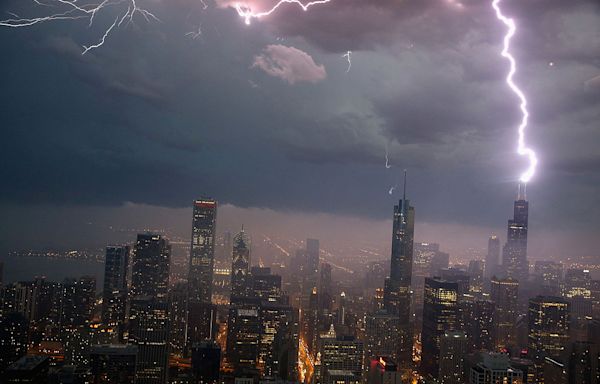 Warnings, watches issued as strong storms pass through Chicago area