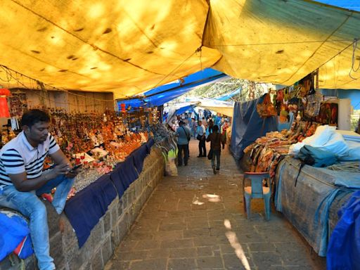 Bombay High Court criticises Mumbai Police, BMC for inaction against unauthorised hawkers