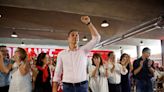 Spain election: campaigners seek shelter from July heat