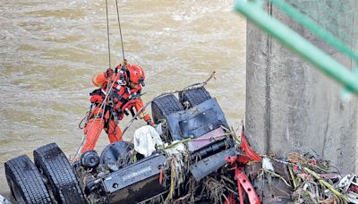 商洛塌橋增至15死 陝西關水庫助救援