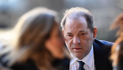#MeToo: Juiz determina novo julgamento de Harvey Weinstein por estupro