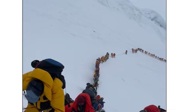 Indian climber dies as ‘human traffic jam’ on Mount Everest sparks overcrowding concerns