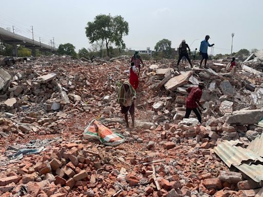 Akbar Nagar debris ragpickers’ delight: Sifting rubble, rummaging for iron to keep home hearths alive