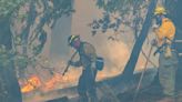 Miles luchan contra incendios forestales en oeste de EEUU y Canadá; humo causa mala calidad de aire