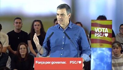 Pedro Sánchez, tras su punto y aparte, arremete contra la oposición en la campaña catalana