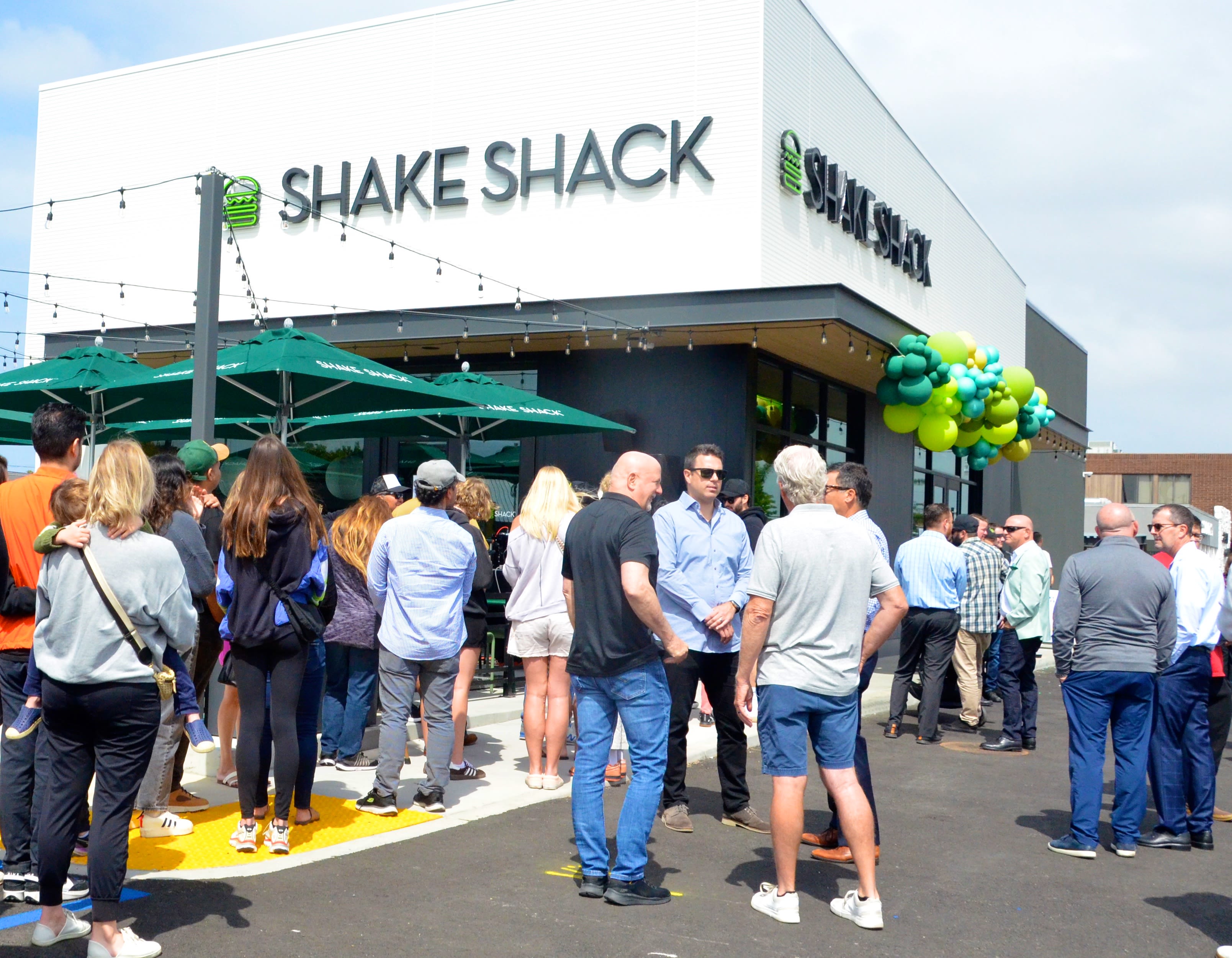 Costa Mesa welcomes second Shake Shack to Orange County