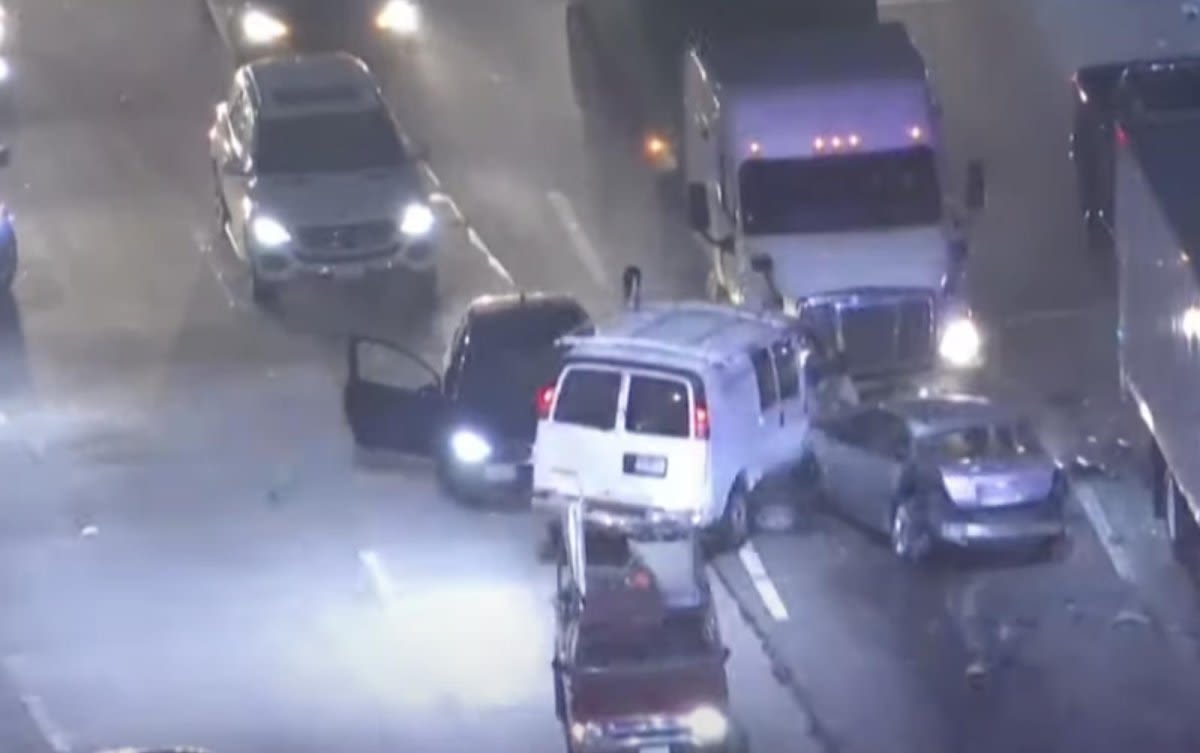 Police arrest woman after wrong-way chase on Los Angeles freeway
