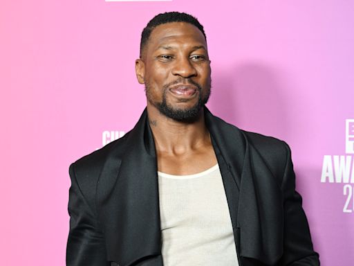 Jonathan Majors Selling $140 Autographs At Famous Monsters Festival