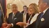 El video viral de Hillary Clinton bailando “Macarena” en Sevilla