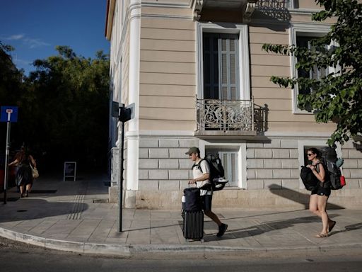 Grecia prohibirá los alquileres temporales en Atenas durante al menos un año