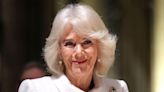 El rey Carlos está "extremadamente bien", dice la reina Camilla