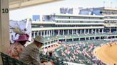 'It's just fantastic.' Kentucky Oaks brings large crowds on sunny day to Churchill Downs