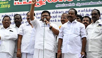 AIADMK protests power tariff hike in Salem and Namakkal districts