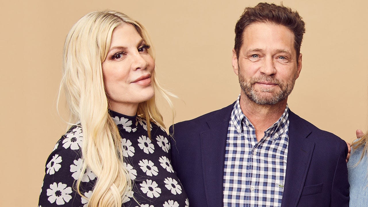 Tori Spelling Says She Chipped a Tooth Making Out With Jason Priestley