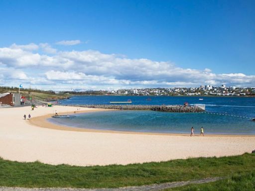 This is one of the world’s most relaxing beaches — but the water is -2°C