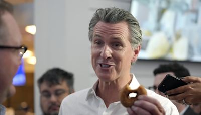 Gavin Newsom works to bolster Biden in a swing-state tour that could boost both their ambitions