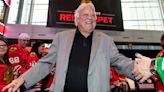 Blackhawks legend Bobby Hull dies at 84