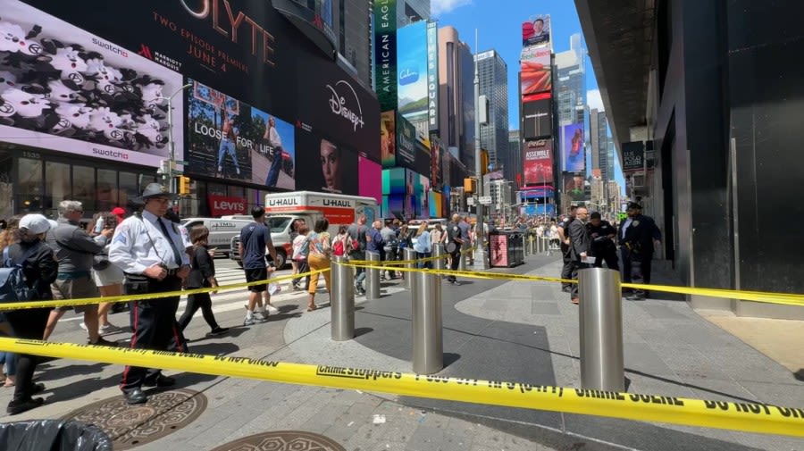Man stabbed with machete in Times Square: police