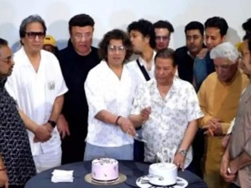 Sonu Nigam turns 51: Musical maestros Salim Merchant, Javed Akhtar, and Shankar Mahadevan enjoy the birthday bash | Hindi Movie News - Times of India