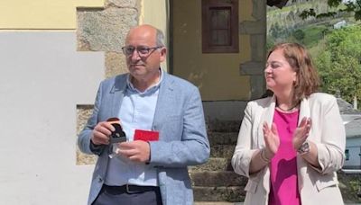 La Feria del Libro de Navelgas premia a la Fundación "Automáticos Tineo": "Para nosotros sois un orgullo"