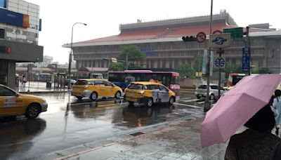 雨彈連炸4天襲全台「北部紅了」 周末出遊恐泡湯