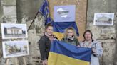 Ucranianos desplazados preocupados por parientes en zonas anexionadas