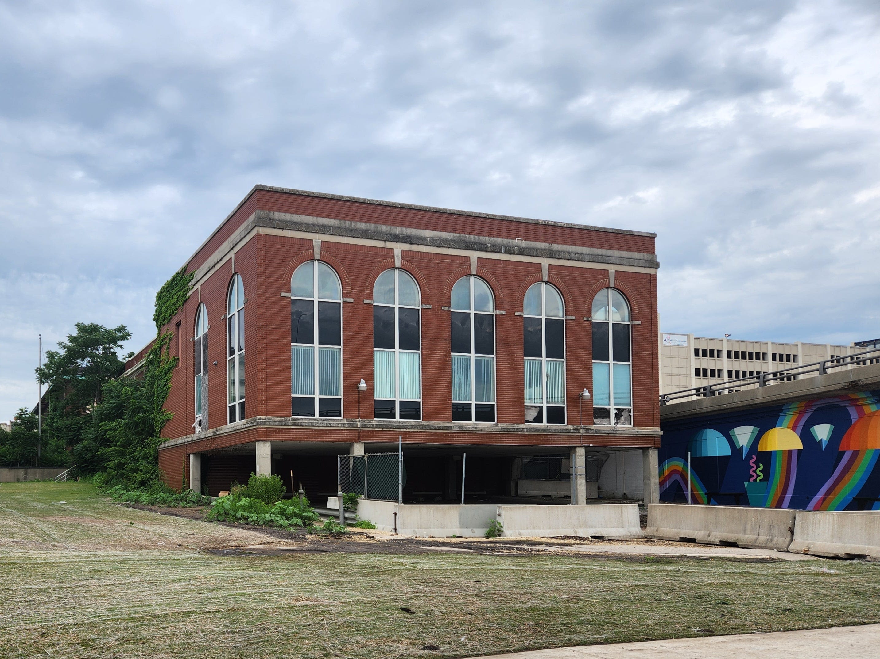 Rockford could split cost of demolishing building with library