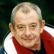 Derek Fowlds