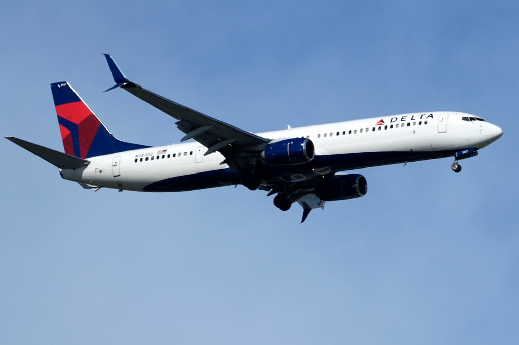 Amsterdam-bound Delta flight with rotten food further delayed at JFK