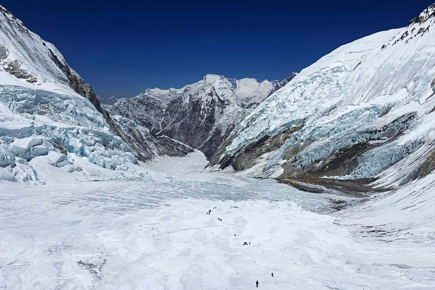 British Climber and Guide Missing on Mount Everest as Death of Another Mountaineer Confirmed