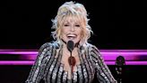 Por qué Jeff Bezos le donó US$100 millones a la leyenda del country Dolly Parton