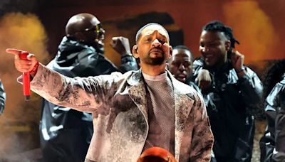 Will Smith returns to the stage with new song at BET Awards