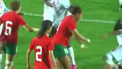 El feroz golpe con el que una jugadora congoleña noqueó a una marroquí y causó indignación en el fútbol femenino