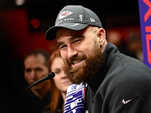 Fans Swoon After Travis Kelce Snaps Photos With a Whole Group of Young Taylor Swift Fans