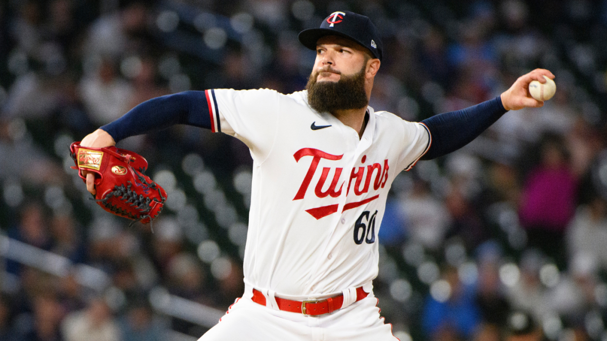 Brewers reportedly acquire former Cy Young winner Dallas Keuchel in trade as Milwaukee holds on to first place