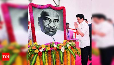 PM, CM, governor pay tributes to Kamaraj | Chennai News - Times of India