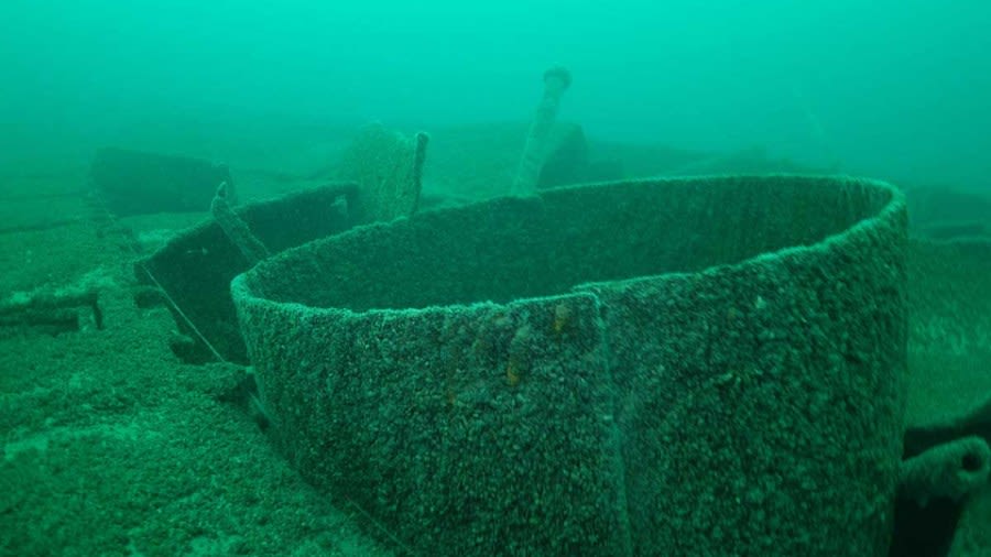 Scuba diver dies exploring Lake Michigan shipwreck