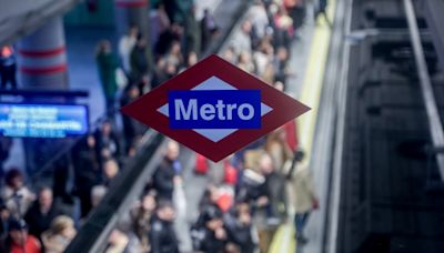 Muere un hombre arrollado por el metro en Madrid después de bajar a las vías a orinar