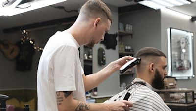 ¿Cómo es el corte de pelo mohicano para hombres y quiénes lo pueden llevar?