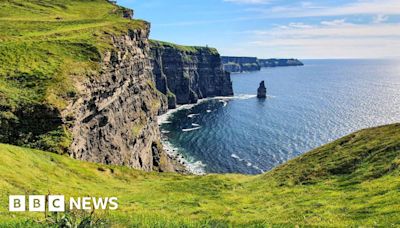 Cliffs of Moher: Body recovered in search for boy who fell