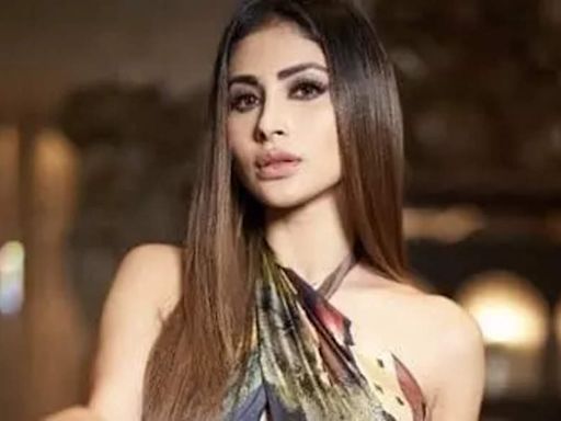 Mouni Roy celebrates her birthday in joy; Jannat Zubair, Mandira Bedi and others pen down sweet birthday notes - Times of India