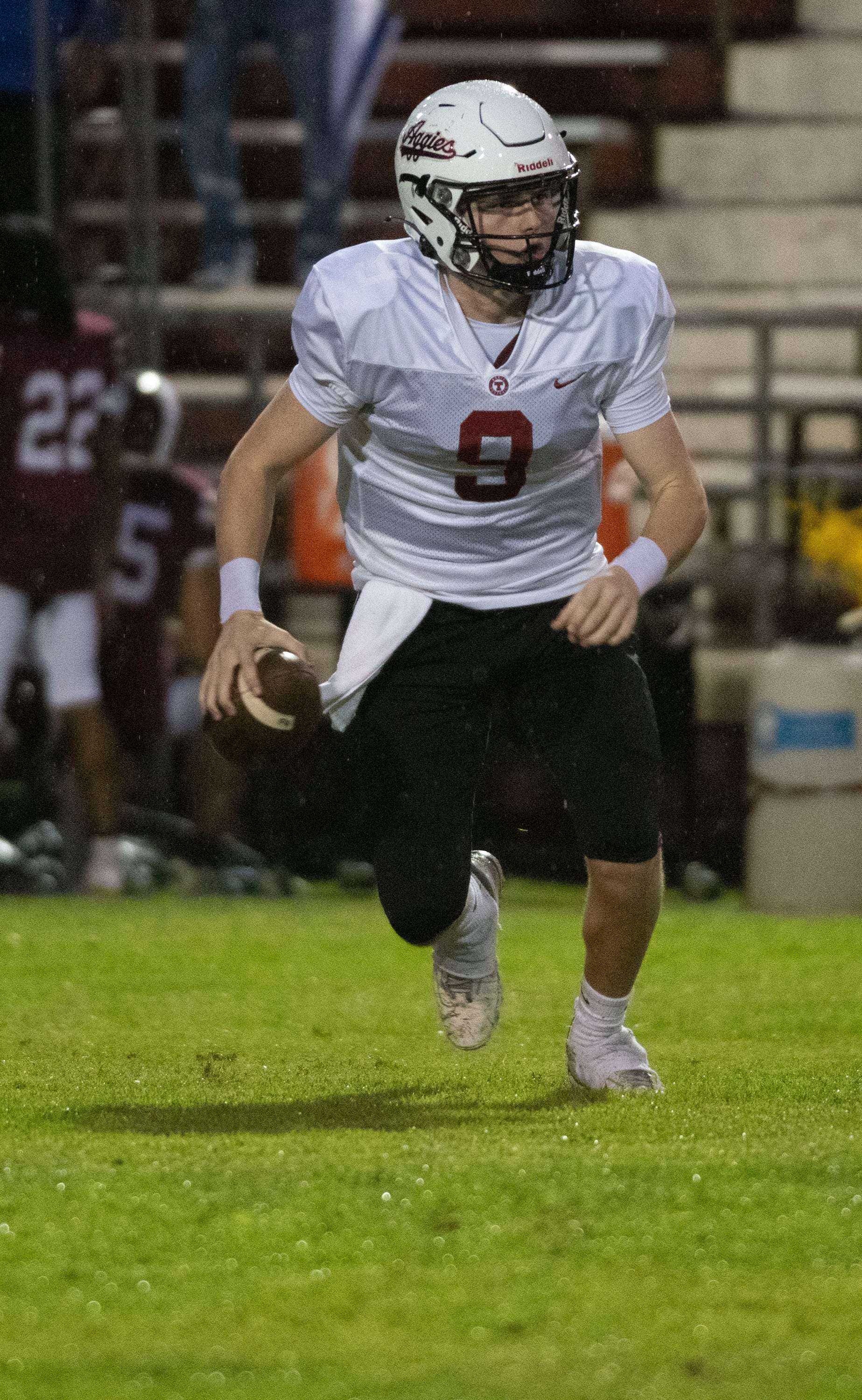 Week 5 Roundup: Navarre football snaps losing streak with tight win over Milton, 15-13