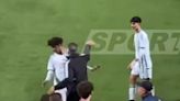 Repudiable: el DT del Sub 20 de Argelia le pegó a dos jugadores de su equipo en pleno partido