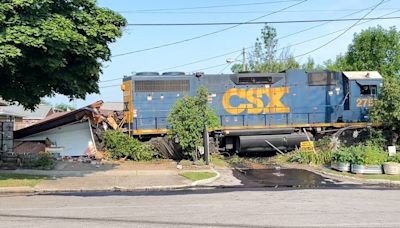 CSX train derails in upstate NY, crashes into home. See video of the aftermath