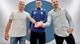 Daniel Paraschiv, delantero rumano recién llegado al Real Oviedo, se defiende a la perfección en castellano: 'Aprendí español viendo series'