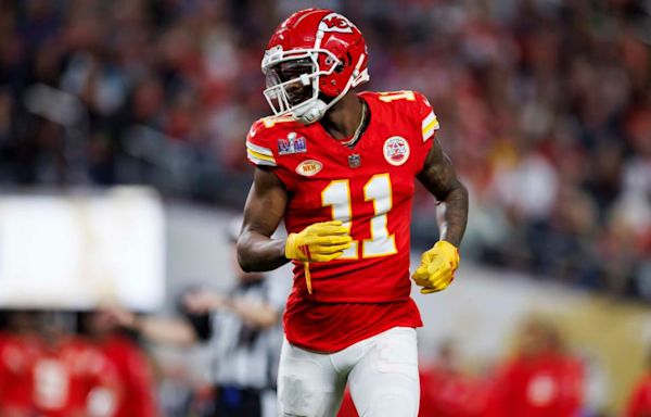 Chiefs Options at WR Are Dwindling; Reason to Worry?