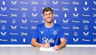 Everton sign attacking midfielder Lindstrom on loan from Napoli