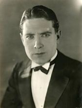 Lloyd Hughes (actor)