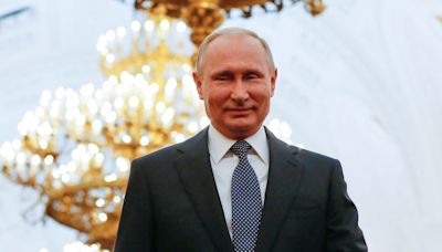 Vladimir Putin: Little chance of change as Kremlin leader is sworn in again